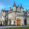 Ανοίγουν για πρώτη φορά για το κοινό το παλάτι του Μπάκινγχαμ και το κάστρο Μπαλμόραλ στη Σκωτία